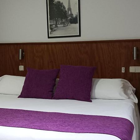 Hostal Dona Isabel Majadahonda Extérieur photo