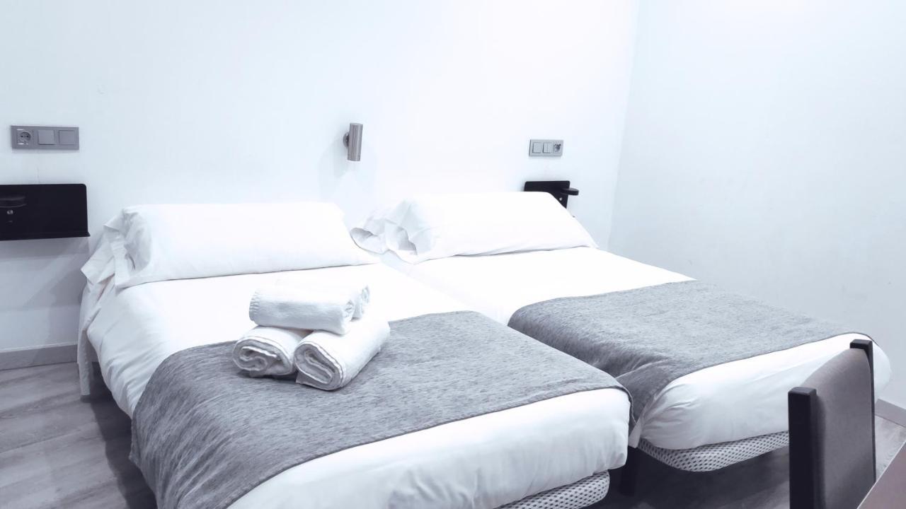 Hostal Dona Isabel Majadahonda Extérieur photo