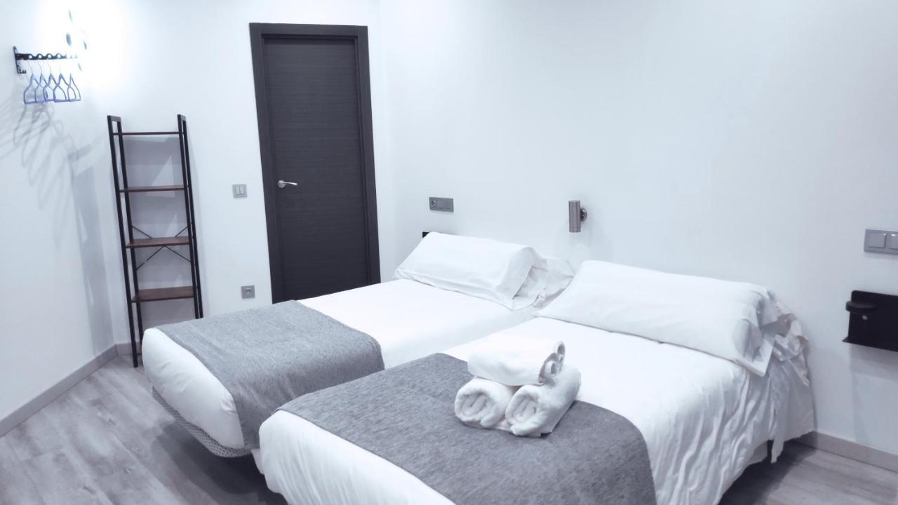 Hostal Dona Isabel Majadahonda Extérieur photo