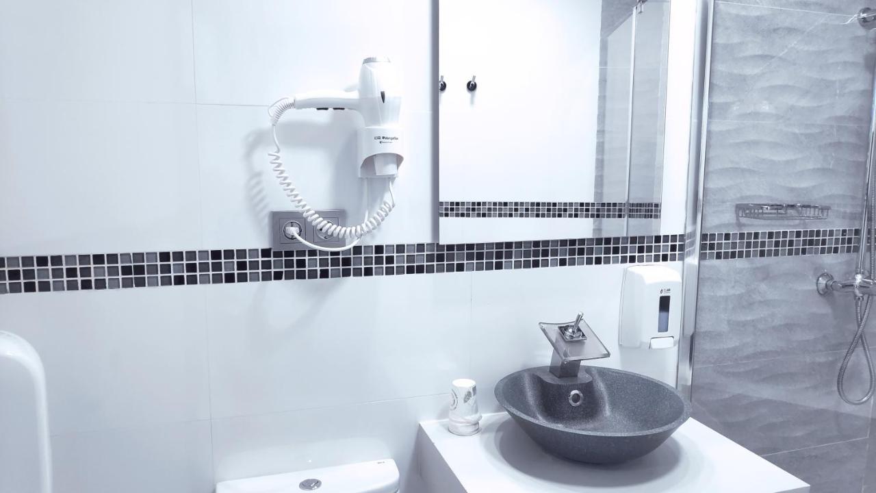 Hostal Dona Isabel Majadahonda Extérieur photo