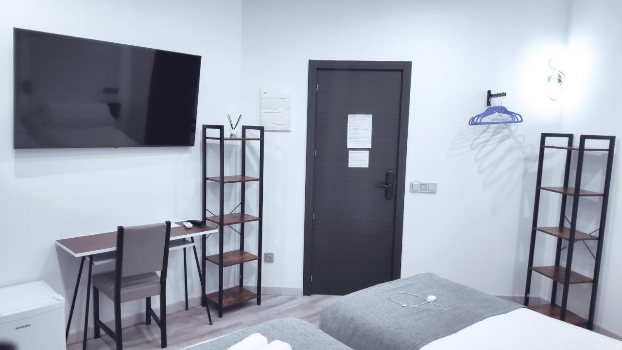 Hostal Dona Isabel Majadahonda Extérieur photo