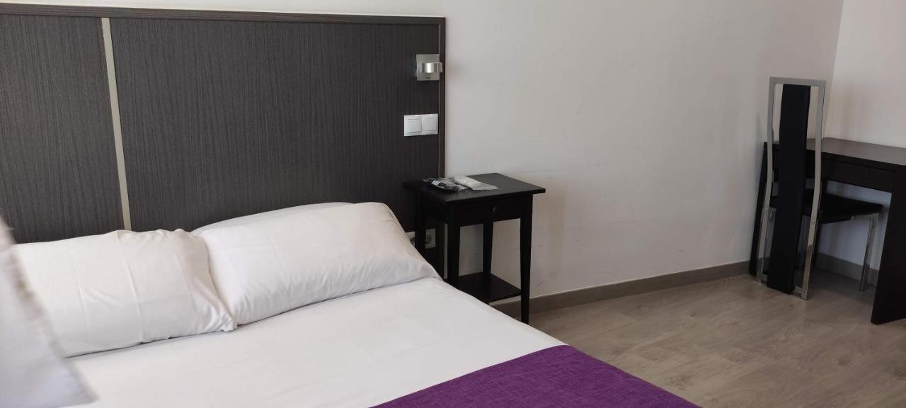 Hostal Dona Isabel Majadahonda Extérieur photo
