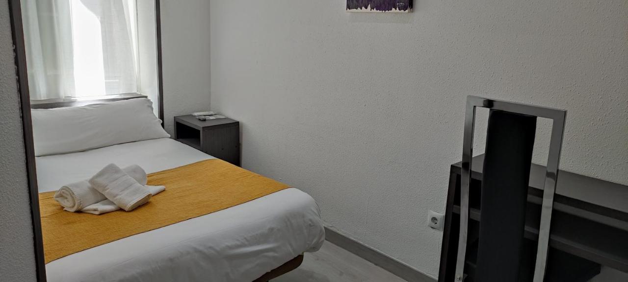 Hostal Dona Isabel Majadahonda Extérieur photo