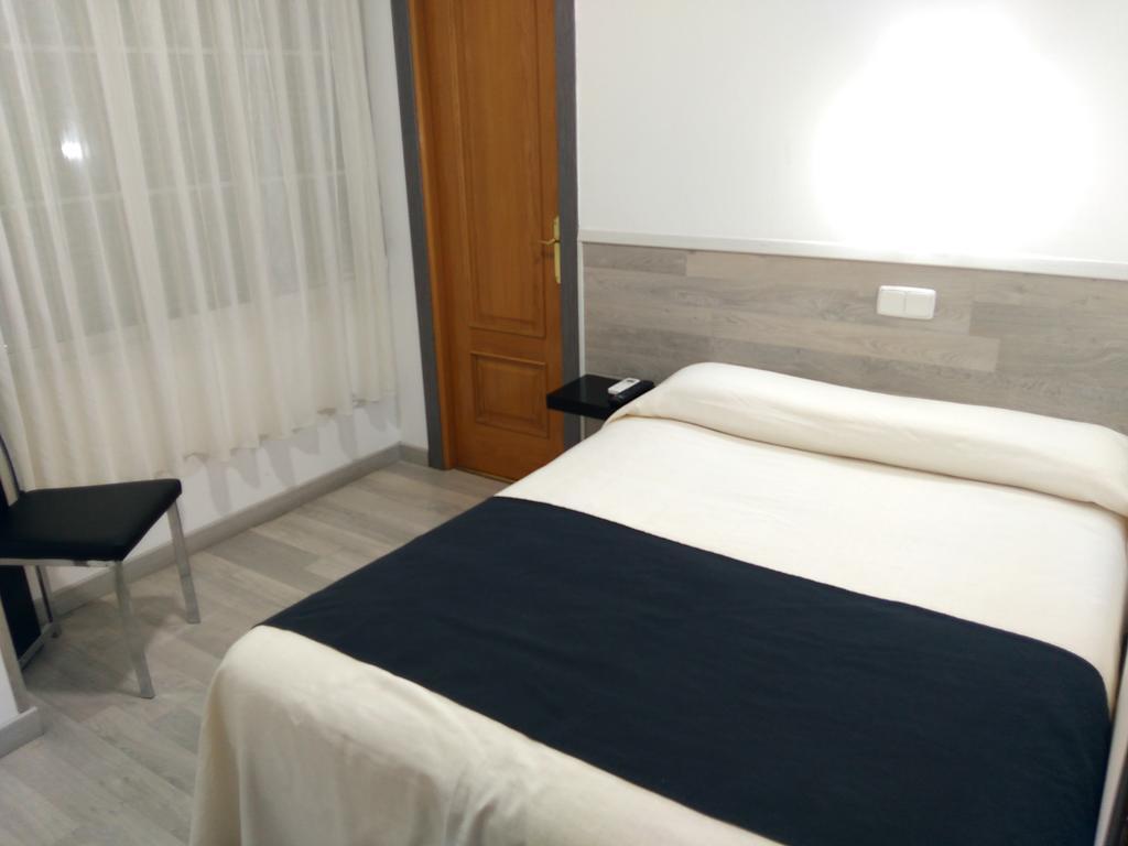 Hostal Dona Isabel Majadahonda Extérieur photo