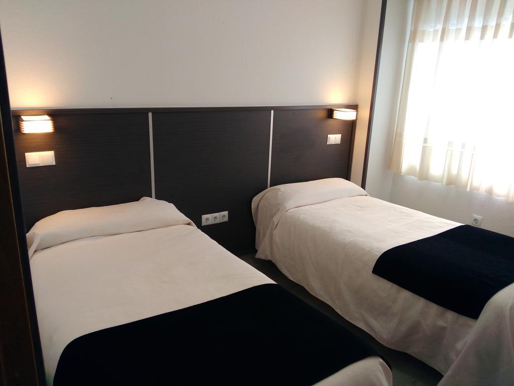 Hostal Dona Isabel Majadahonda Extérieur photo