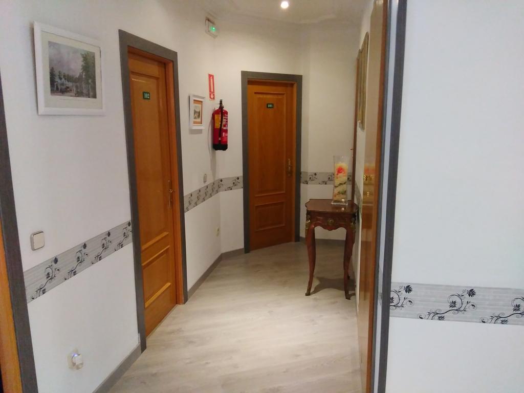 Hostal Dona Isabel Majadahonda Extérieur photo