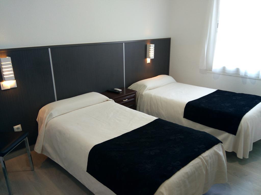 Hostal Dona Isabel Majadahonda Extérieur photo