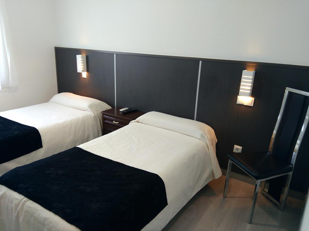 Hostal Dona Isabel Majadahonda Extérieur photo