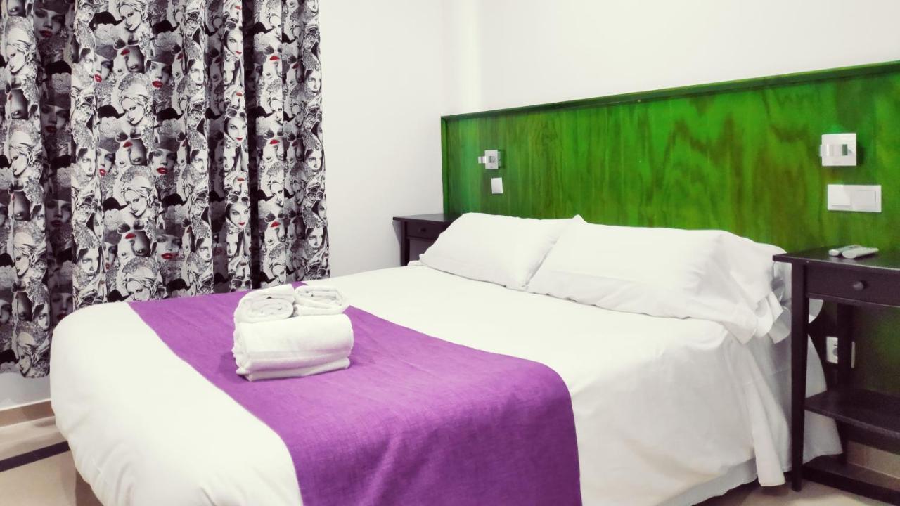 Hostal Dona Isabel Majadahonda Extérieur photo