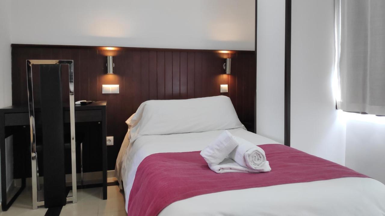 Hostal Dona Isabel Majadahonda Extérieur photo
