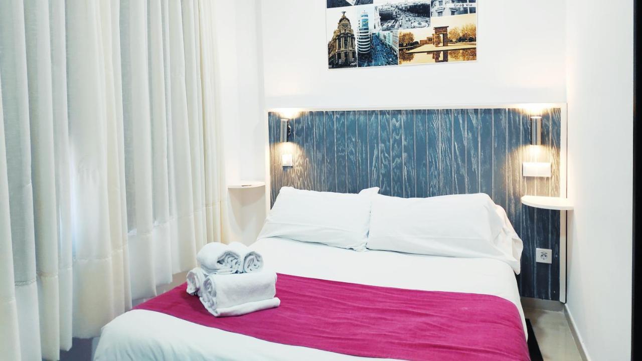 Hostal Dona Isabel Majadahonda Extérieur photo