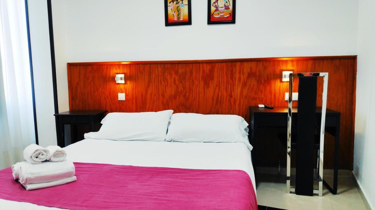 Hostal Dona Isabel Majadahonda Extérieur photo