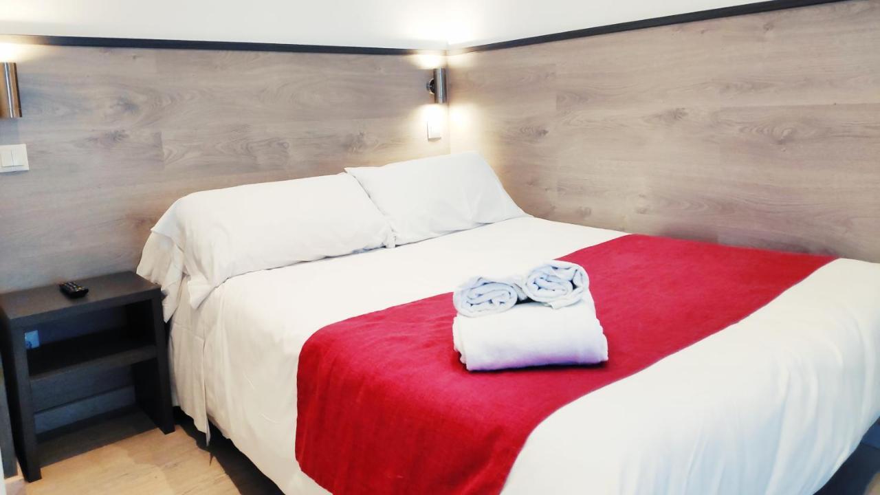 Hostal Dona Isabel Majadahonda Extérieur photo