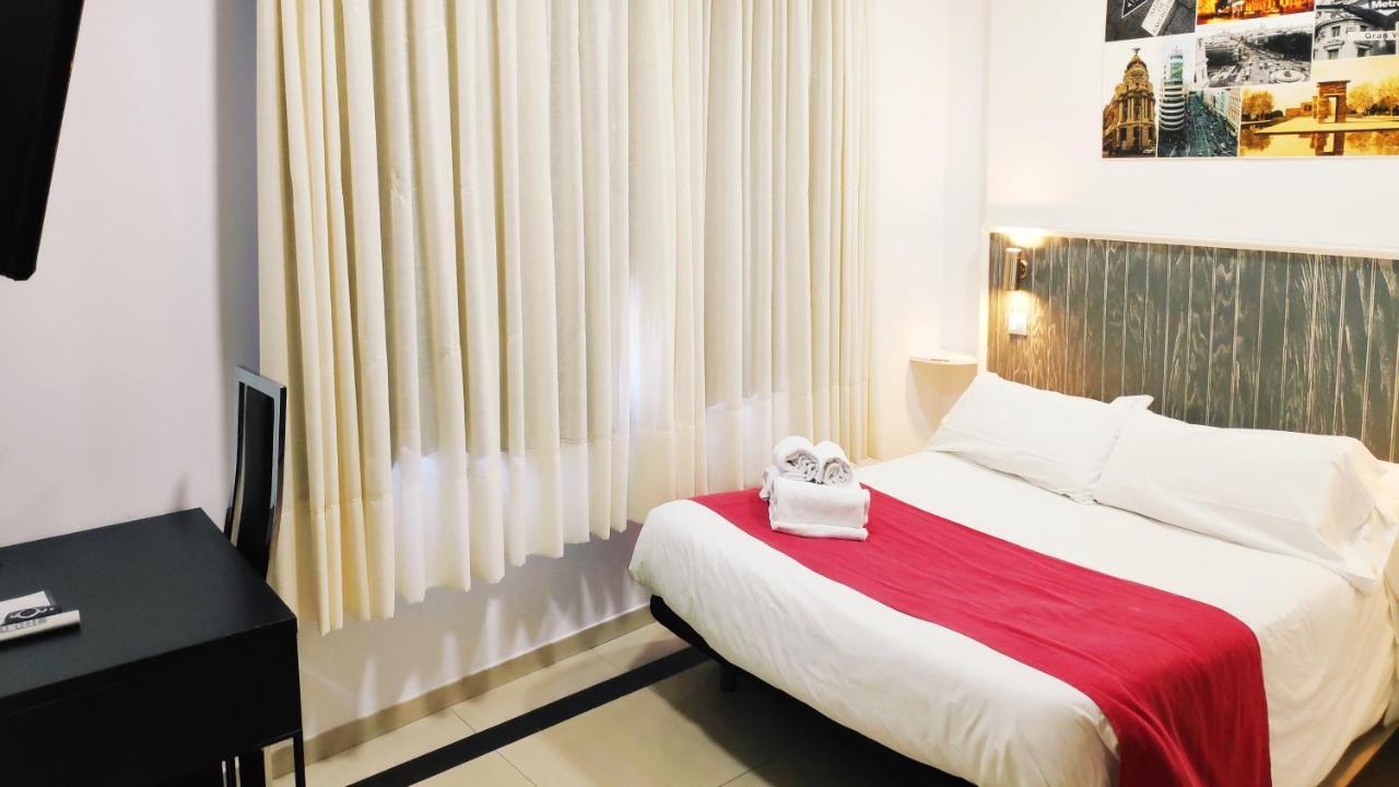 Hostal Dona Isabel Majadahonda Extérieur photo