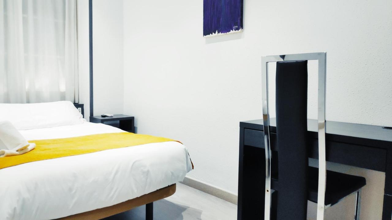 Hostal Dona Isabel Majadahonda Extérieur photo